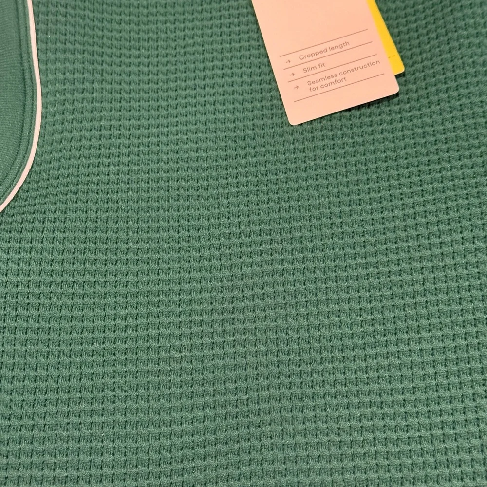 🫜Green Sleeveless knit Women's crop tank Top - Picture 2 of 4